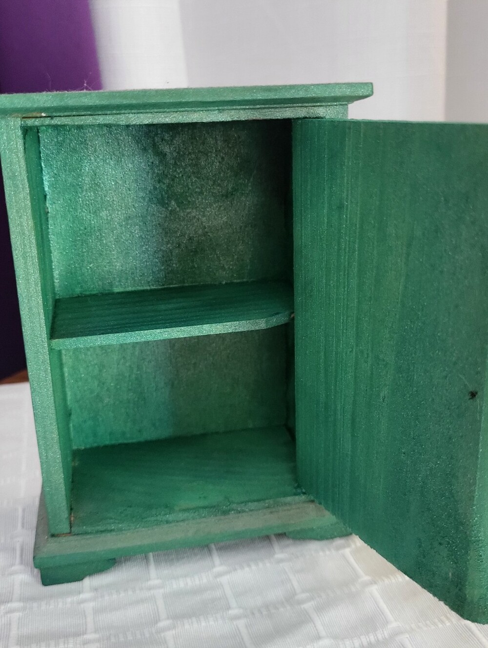 Small Hand Made Green Wooden Box - Picture 3 of 7